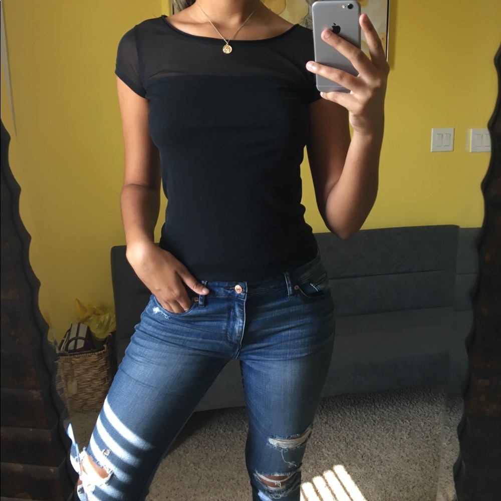 Short sleeved top